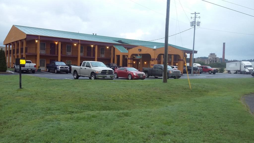 Travelers Inn Elizabethton Exterior photo