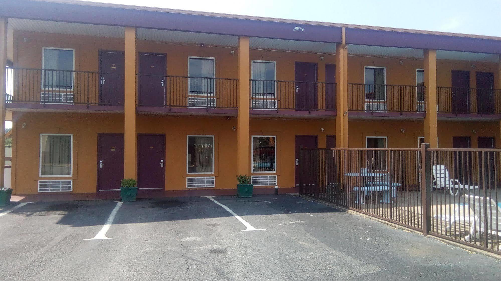 Travelers Inn Elizabethton Exterior photo